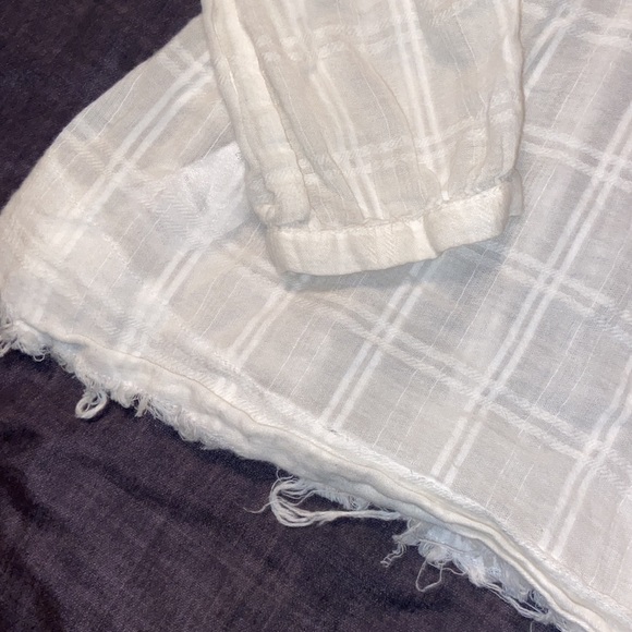 Silver sheer cream colored blouse size S/P - Picture 4 of 15